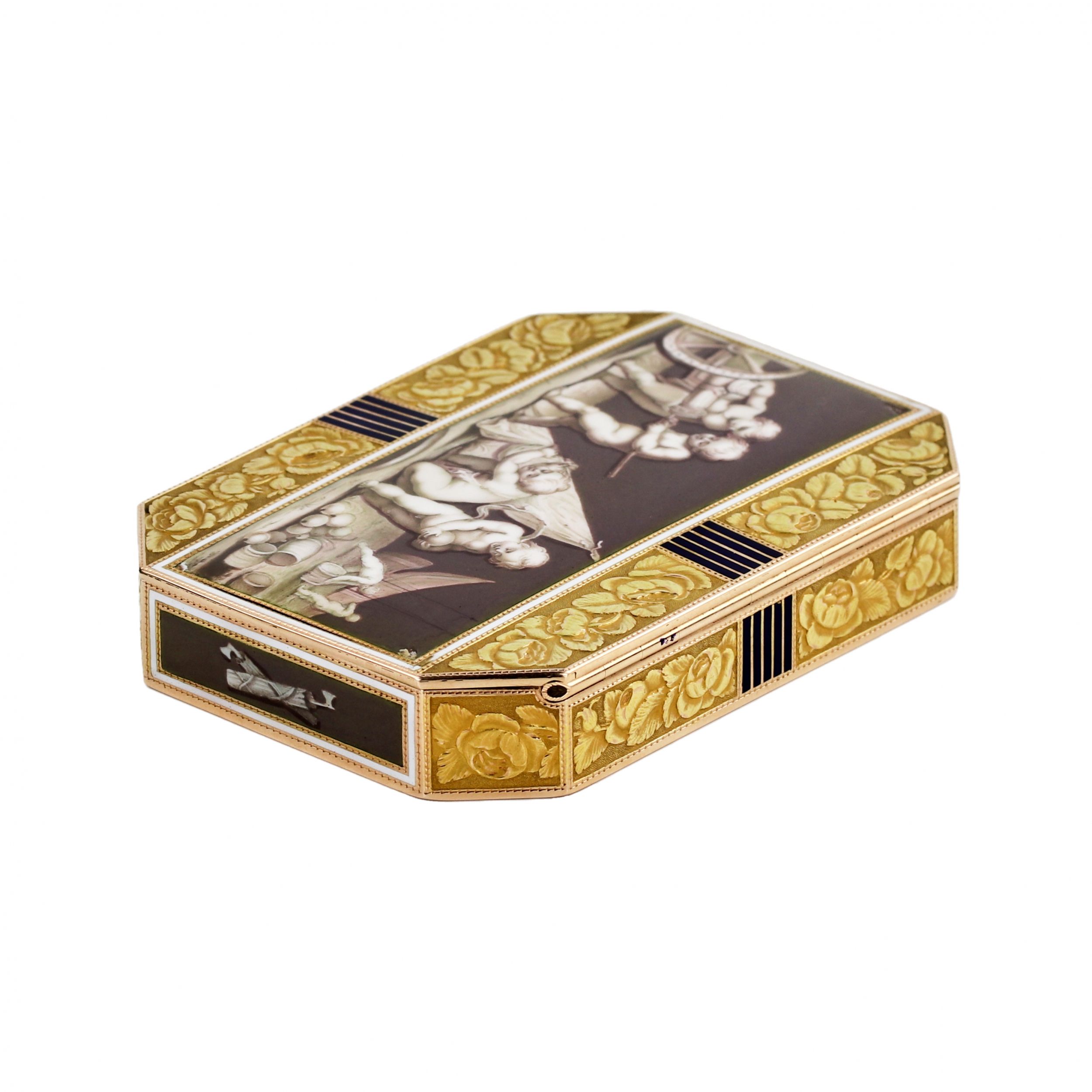 Golden, French snuffbox with enamel grisaille, Empire period. - Image 3 of 9