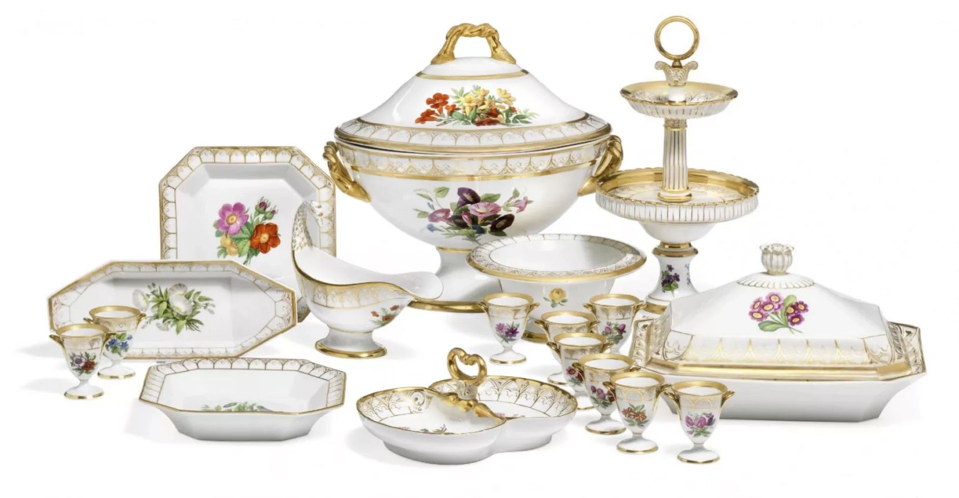 German KPM porcelain service. 96 items. Berlin. Germany. About 1835. - Bild 4 aus 8