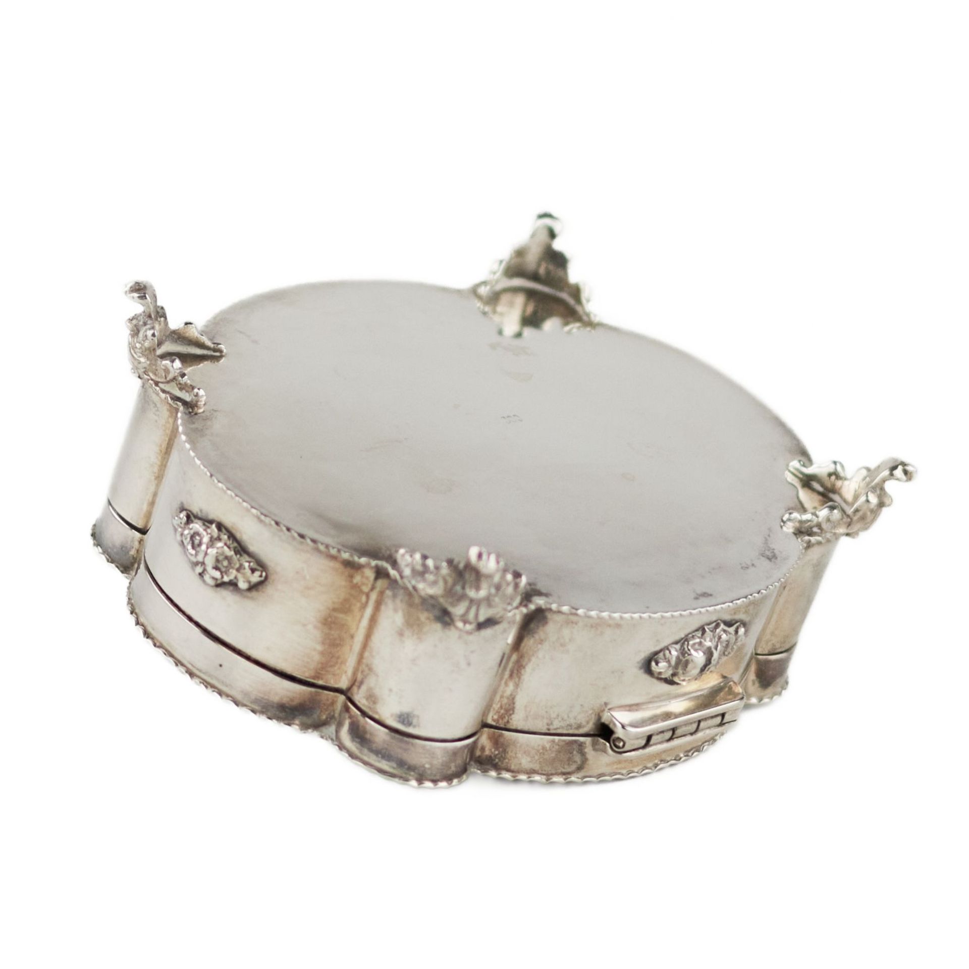 Italian, silver jewelry box of baroque shape. 20th century. - Image 9 of 10