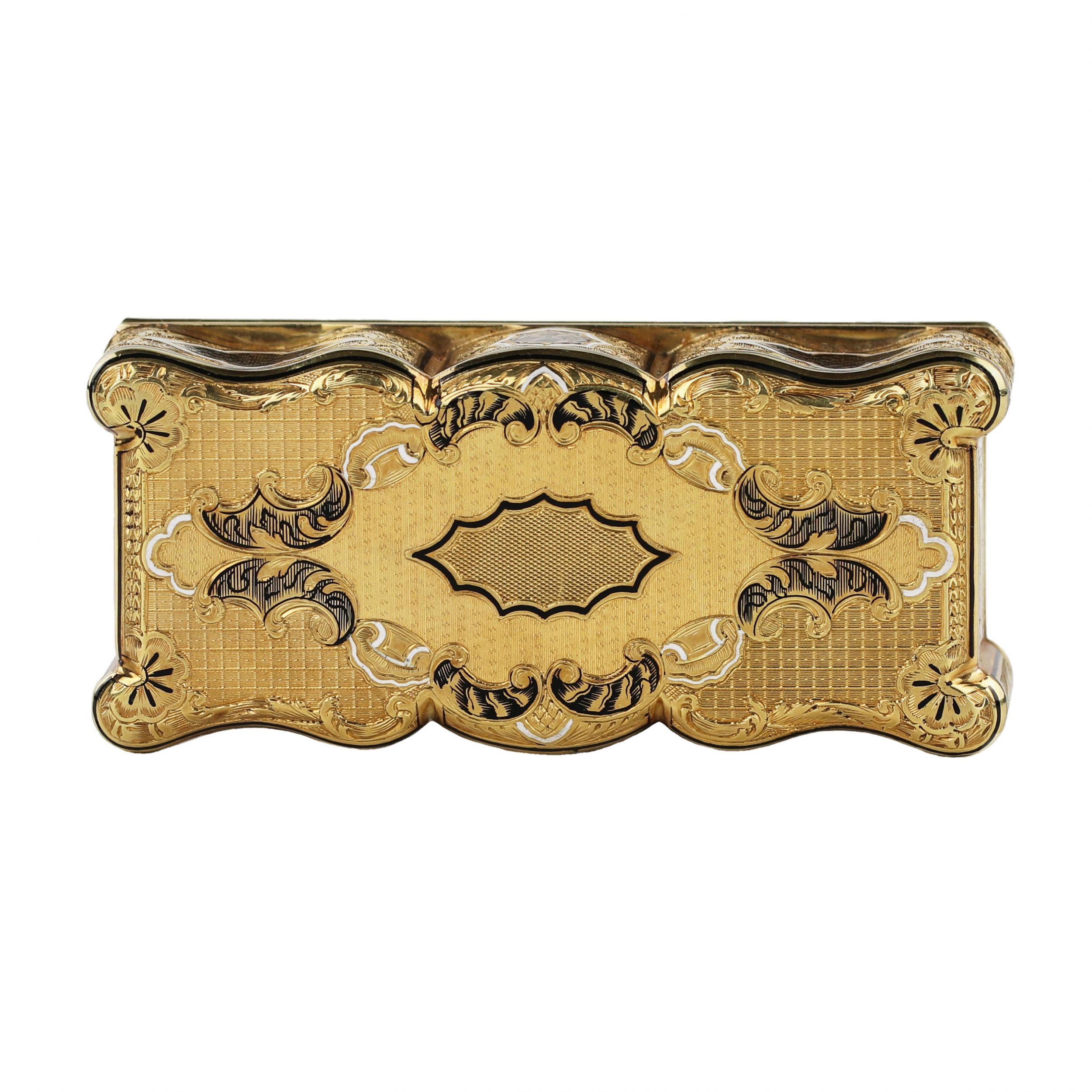 18K gold enameled snuffbox with scenes of equestrian hunting. French work of the 19th century. - Image 5 of 10