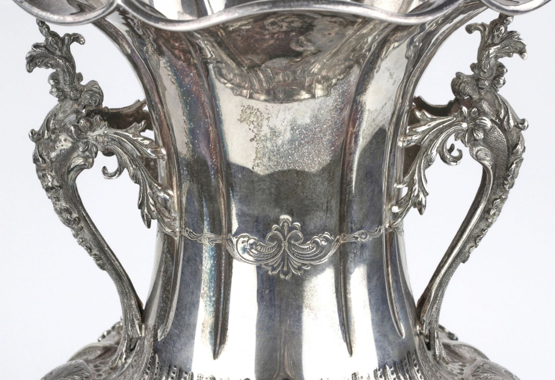 Elegant silver vase - Image 5 of 5