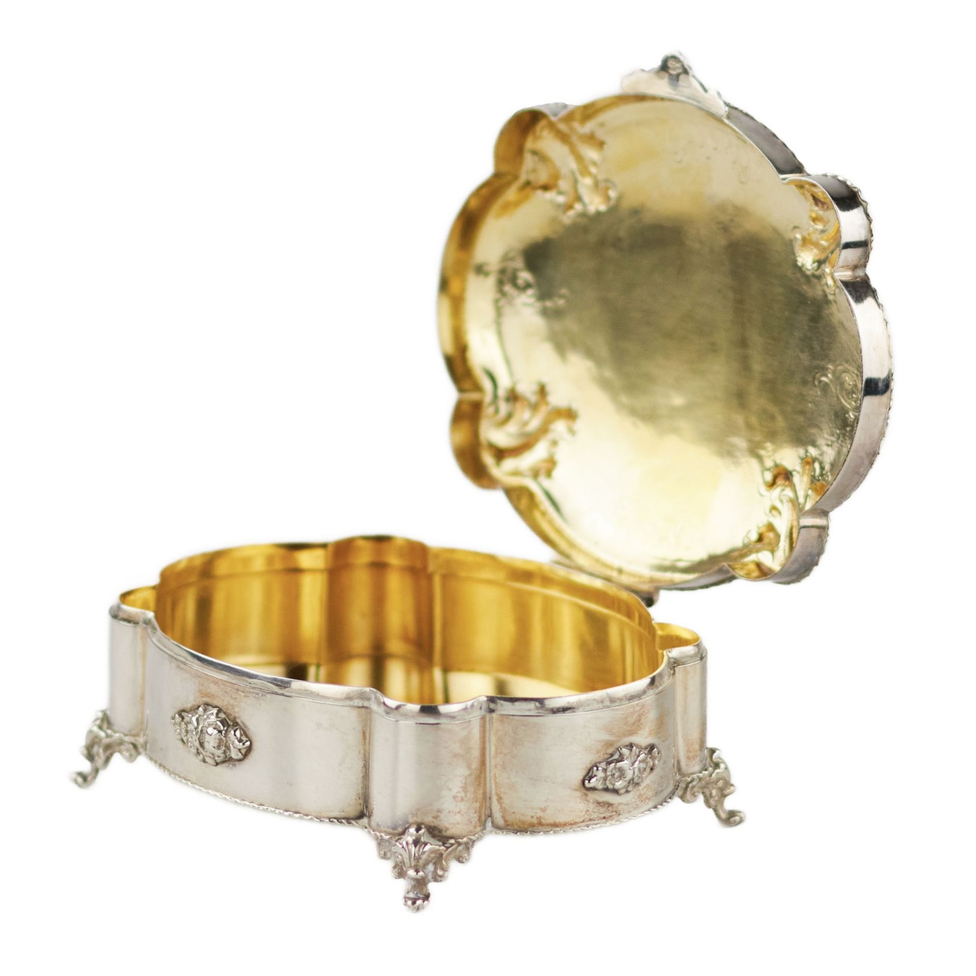 Italian, silver jewelry box of baroque shape. 20th century. - Bild 7 aus 10