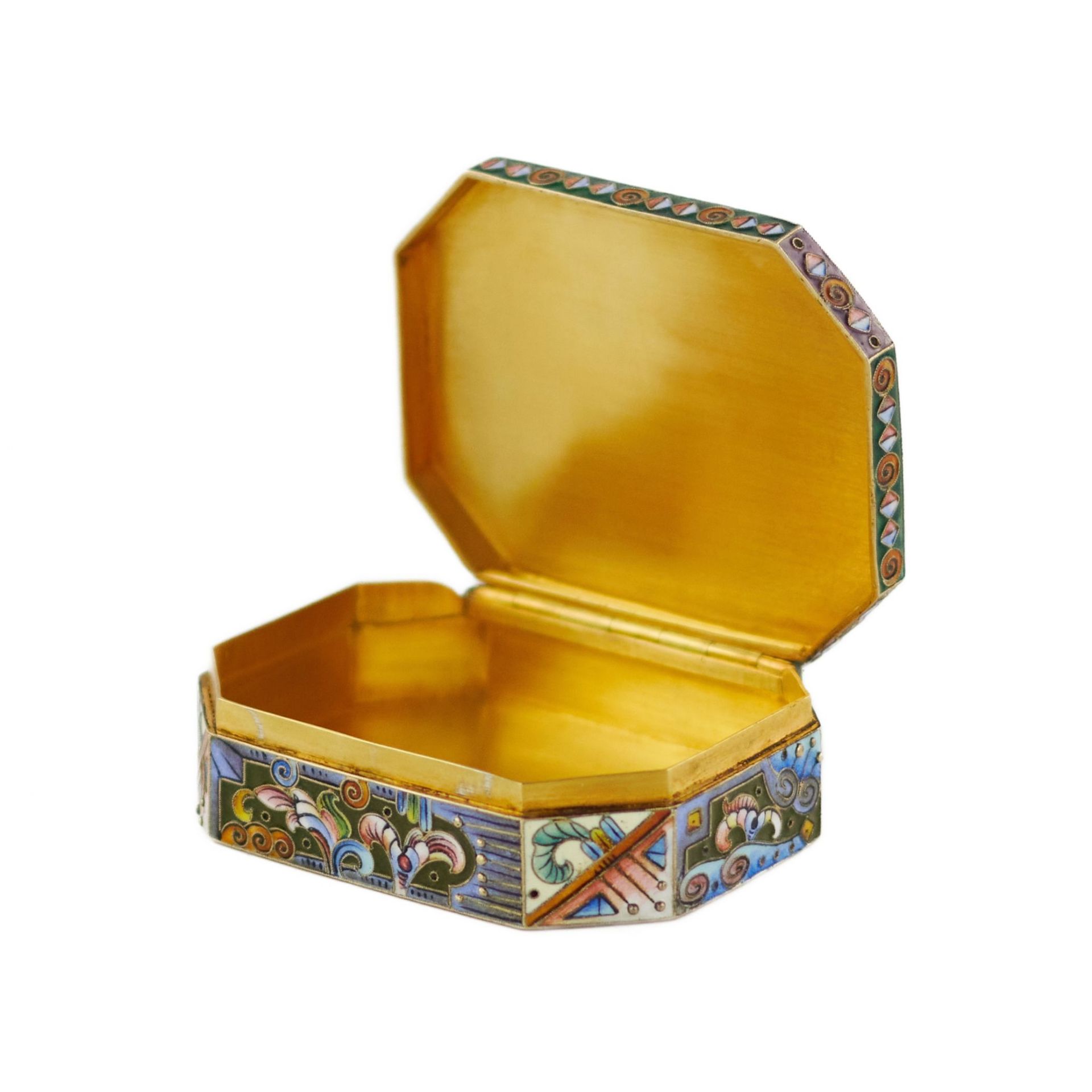 Russian, silver snuff box of the Art Nouveau era, with enamels, 6 Moscow artel. 1908-1917. - Bild 7 aus 10