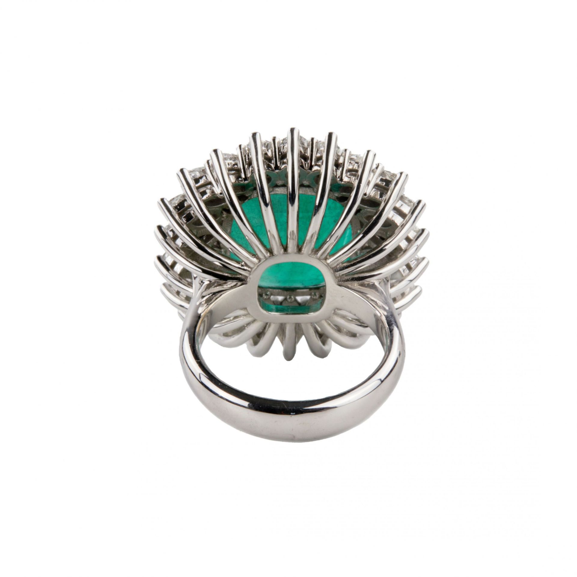 White gold ring with emerald and diamonds. - Bild 6 aus 7