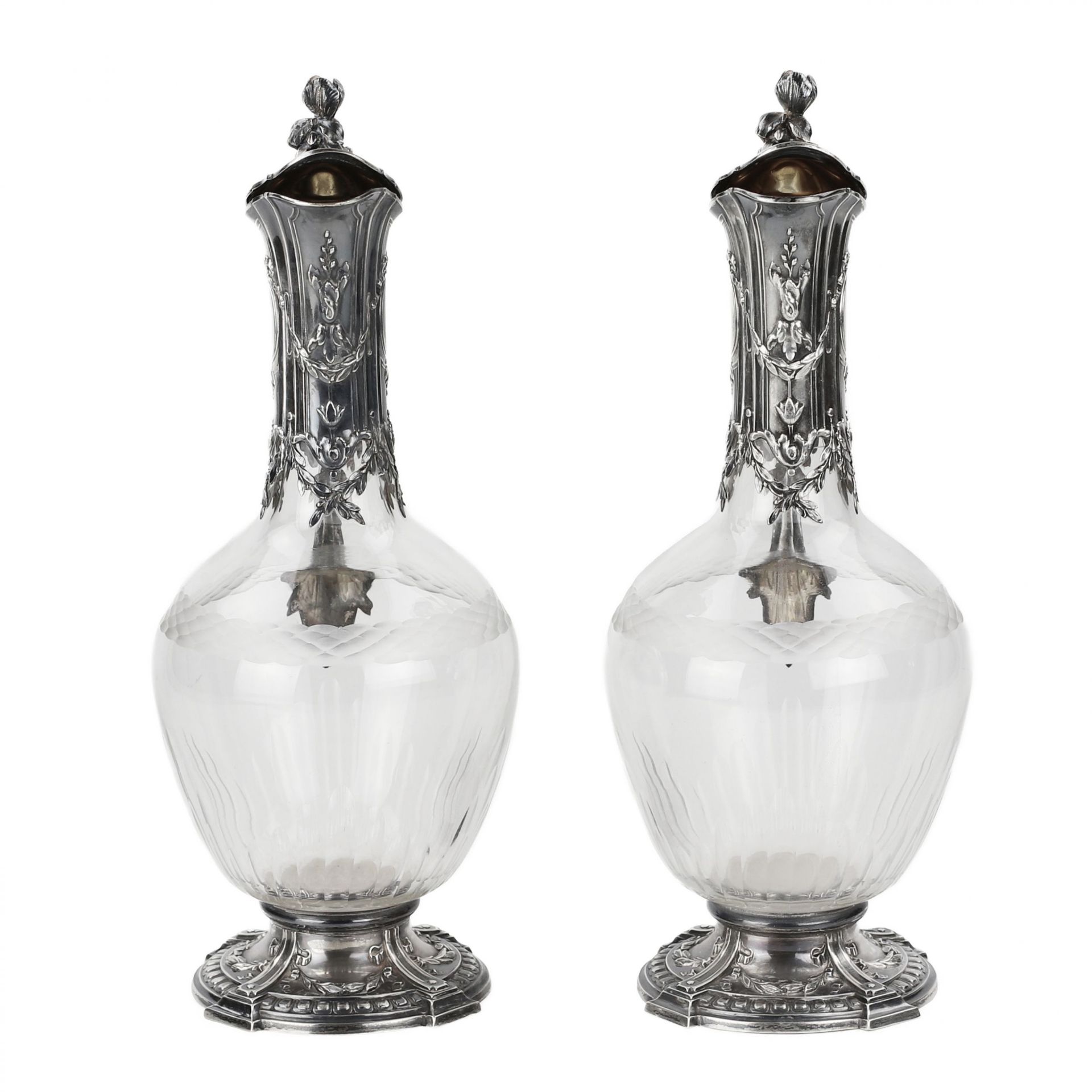 Pair of French glass wine jugs in silver. 19th century. - Bild 3 aus 9