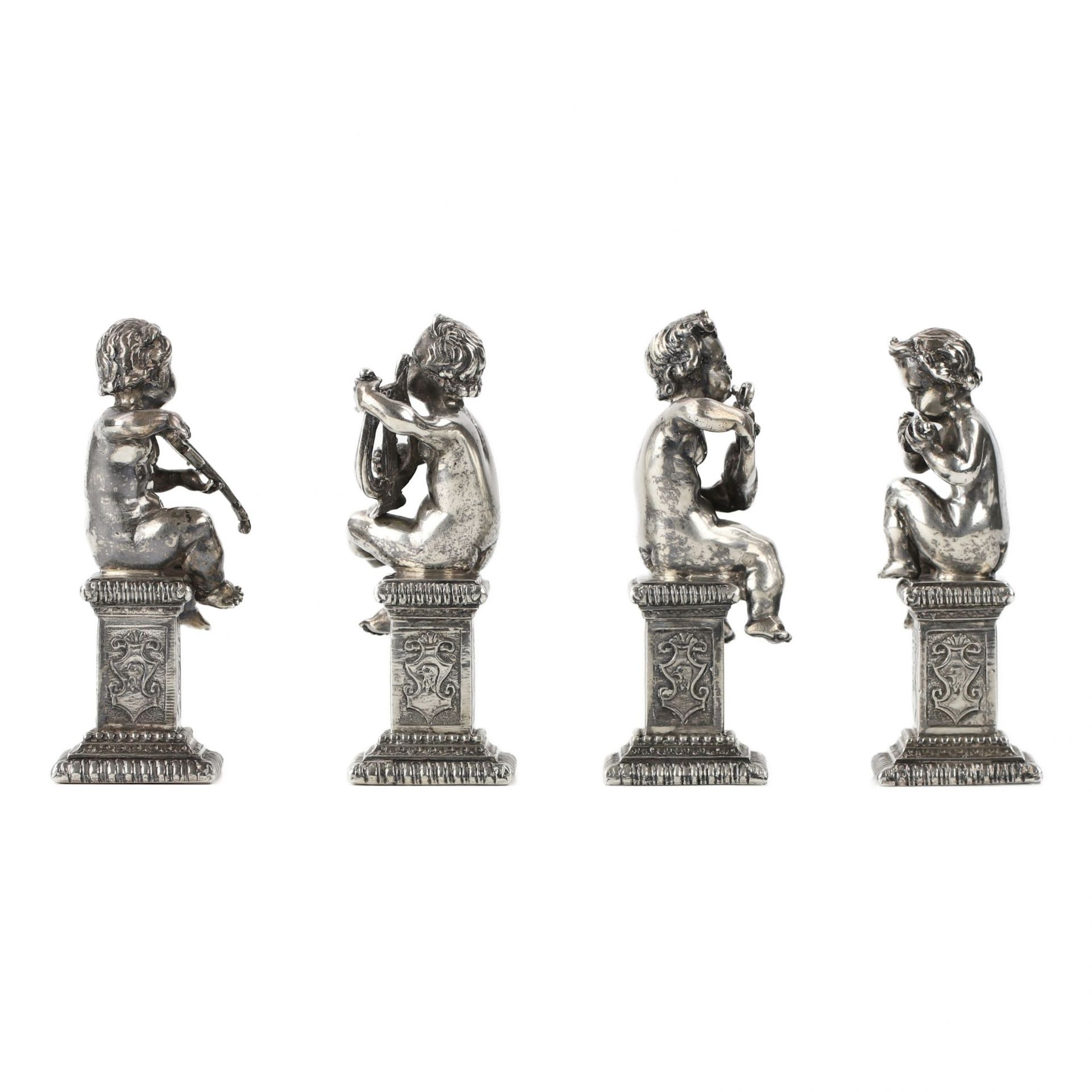 Four funny figures of putti musicians in silver. - Bild 2 aus 6
