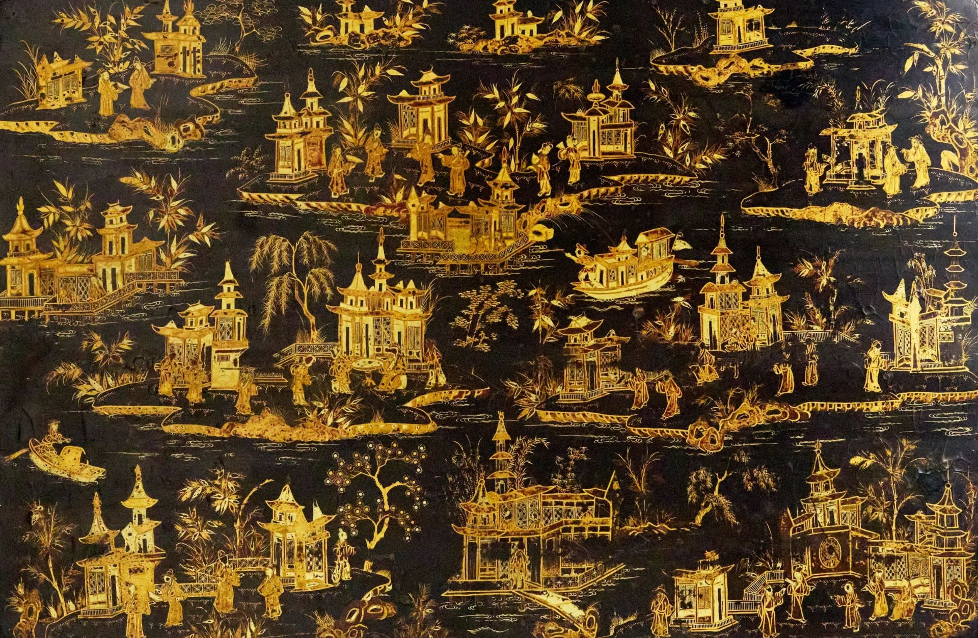 Needlework table made of black and gold Beijing lacquer. 19th century. - Bild 9 aus 11