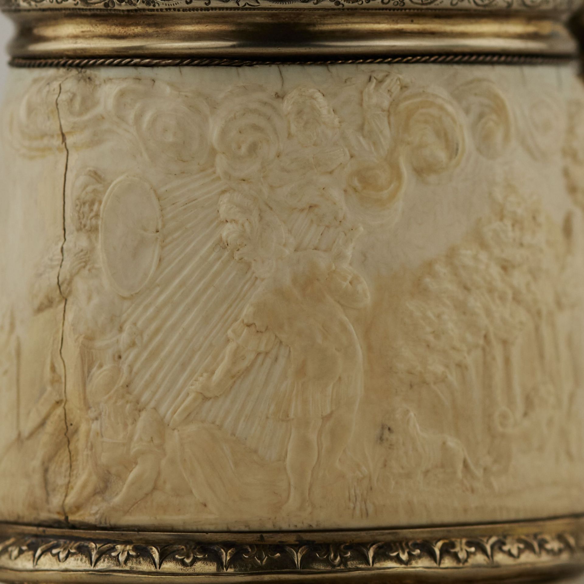 Silver beer goblet with Atlas on the lid and religious scenes on ivory. Lubeck. 17th century. - Bild 12 aus 14