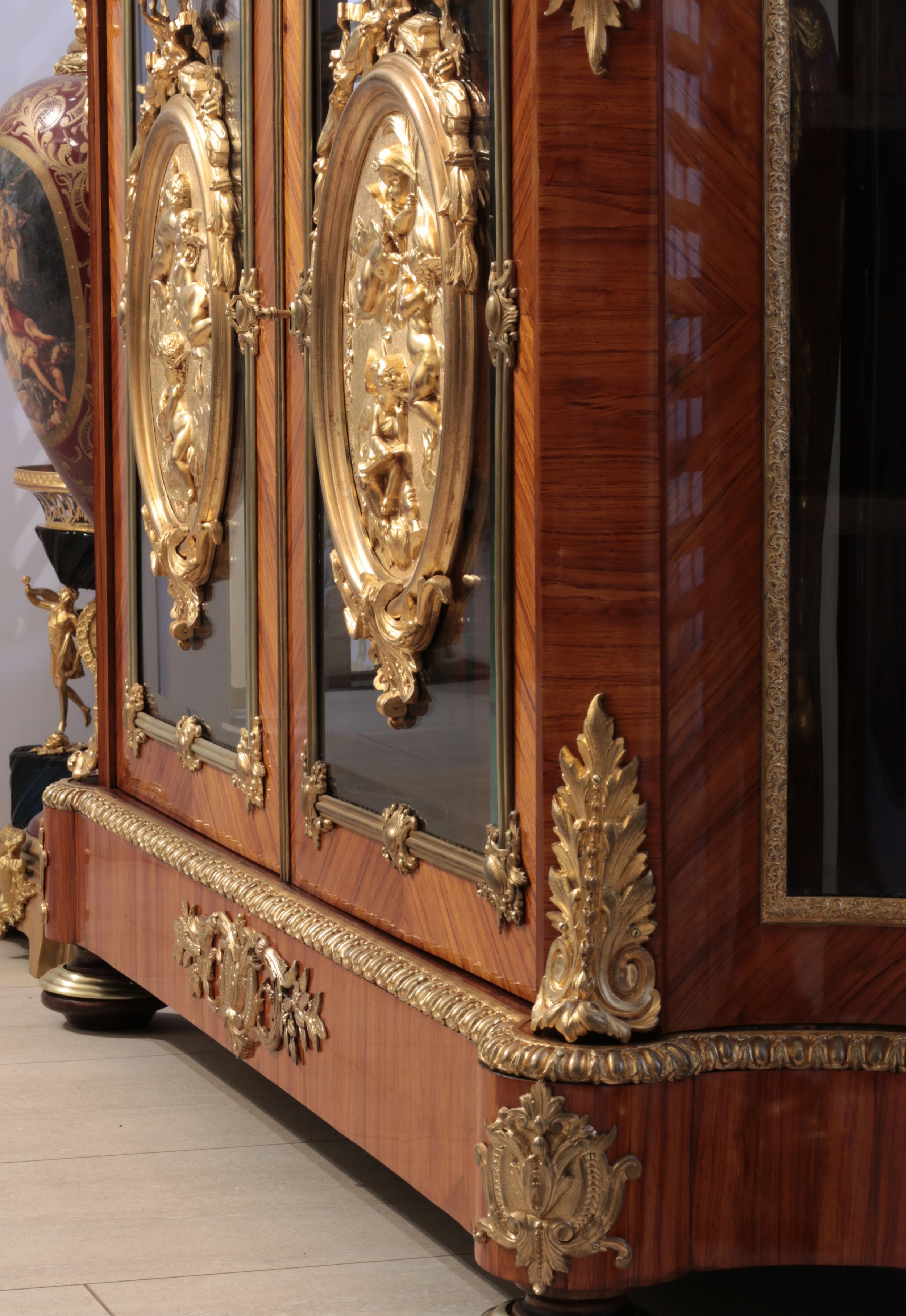 Large chest of drawers in Louis XVI style. The end of the 19th century. - Image 8 of 8