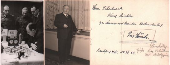 Foto. Eysser, August. Schwarzweißes Foto von August Eysser bei einer Schachpartie, aus den 1940er