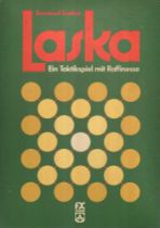 Spiele. Lasker, Emanuel. Laska. Spiel mit 44 runden Spielsteinen aus Kunststoff, 1 Spielbrett aus