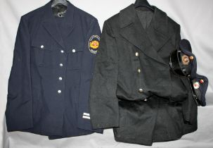 Uniform. Schutzpolizei - Bremen. Dienstanzug der der Schutzpolizei bestehend aus Mantel Jacke mit