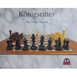 Europa. Deutschland. Königsritter. Das Vierer – Schach. 55 Schachfiguren aus Holz (4 Partien in