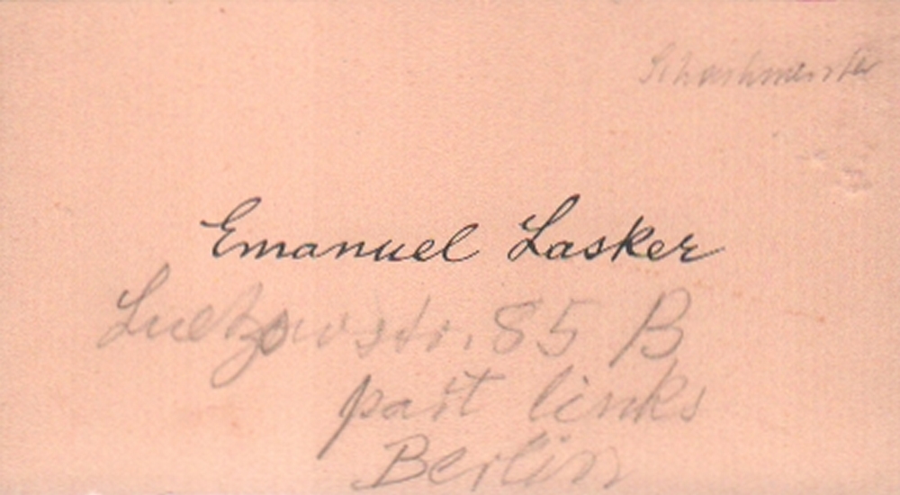 Lasker, Emanuel. Visitenkarte mit faksimiliertem Namenszug und eigenhändig von Emanuel Lasker mit