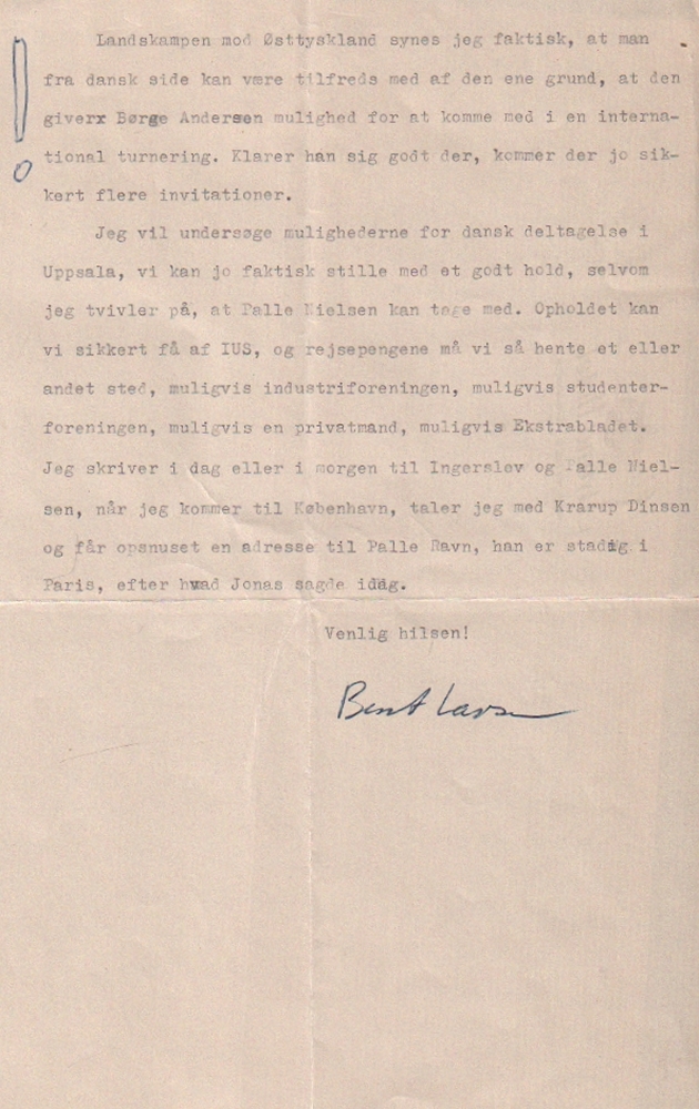 Larsen, Bent. Maschinegeschriebener Brief mit eigenhändiger Unterschrift von Bent Larsen an Tuxen in