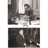 Foto. Geller, E. Schwarzweißes Foto von Geller bei einer Schachpartie beim „Alekhine Memorial“