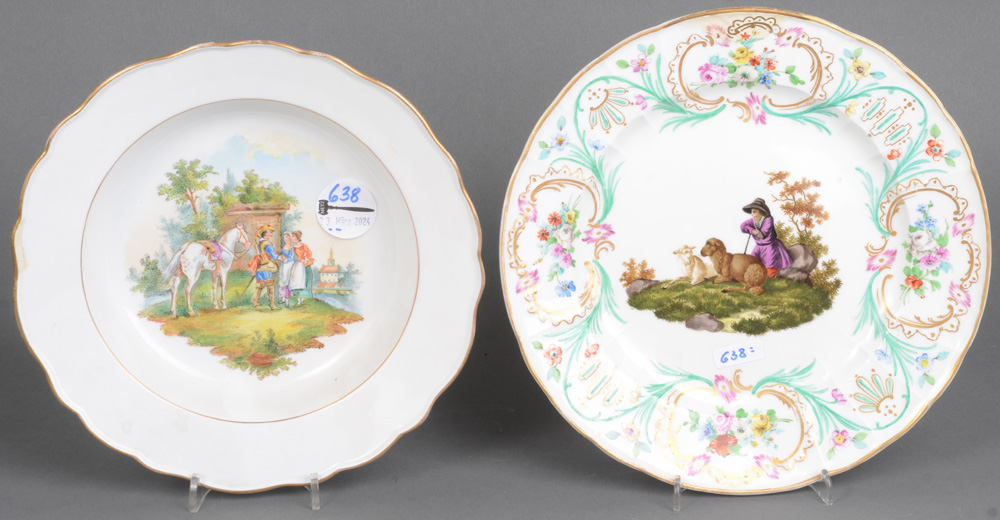 Zwei Teller. Meissen 1763-73 / 19. Jh. Porzellan, bunt bemalt mit Schäfer- bzw. Kavalierszene in