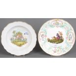 Zwei Teller. Meissen 1763-73 / 19. Jh. Porzellan, bunt bemalt mit Schäfer- bzw. Kavalierszene in