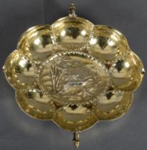 Ovale Weinprobierschale. Deutsch um 1680. Silber, ca. 106 g, reliefiert mit springendem Hirsch,