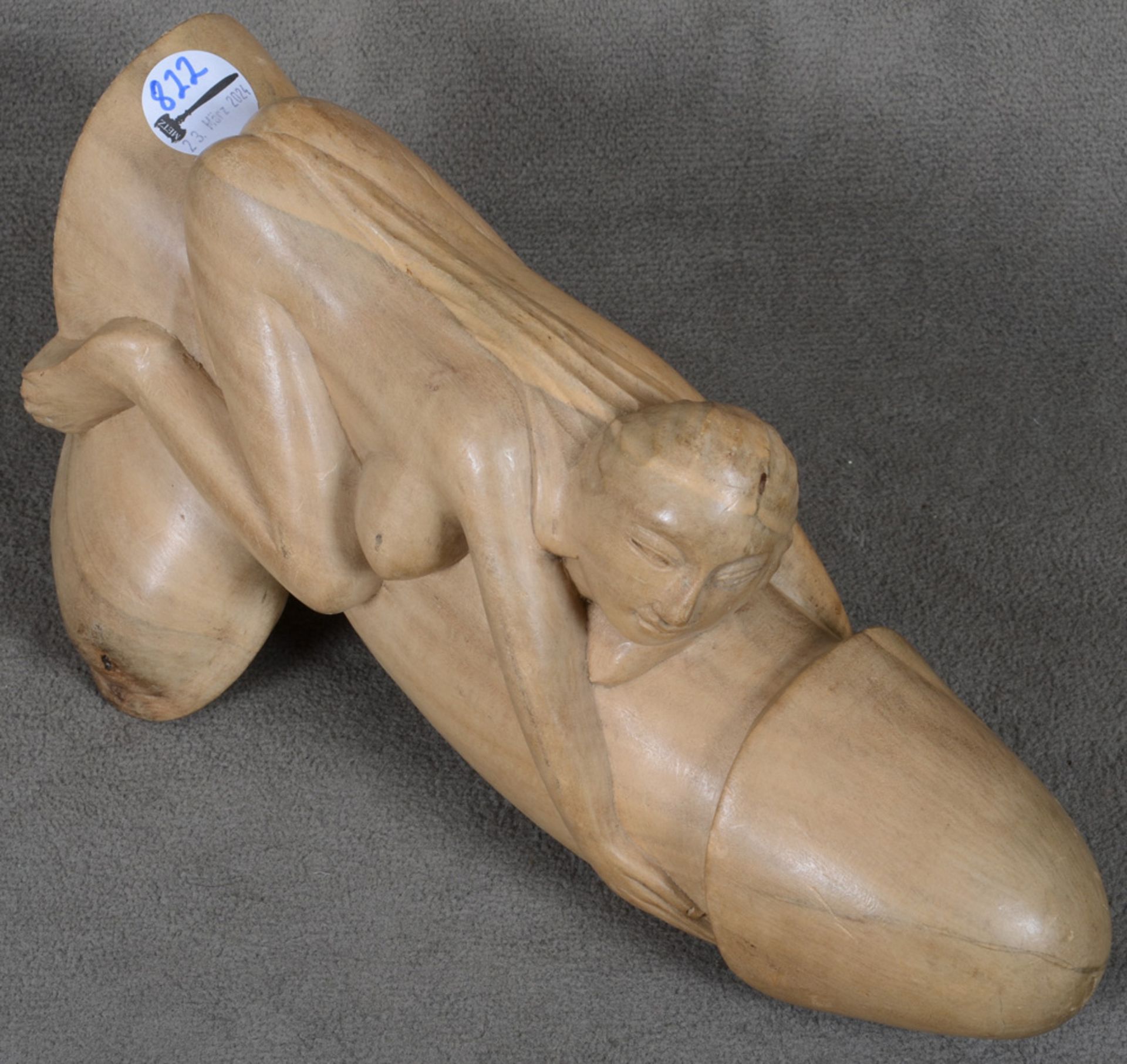 Erotika: Großer Phallus mit Dame. Frankreich 20. Jh. Massivholz, geschnitzt, H=33 cm.