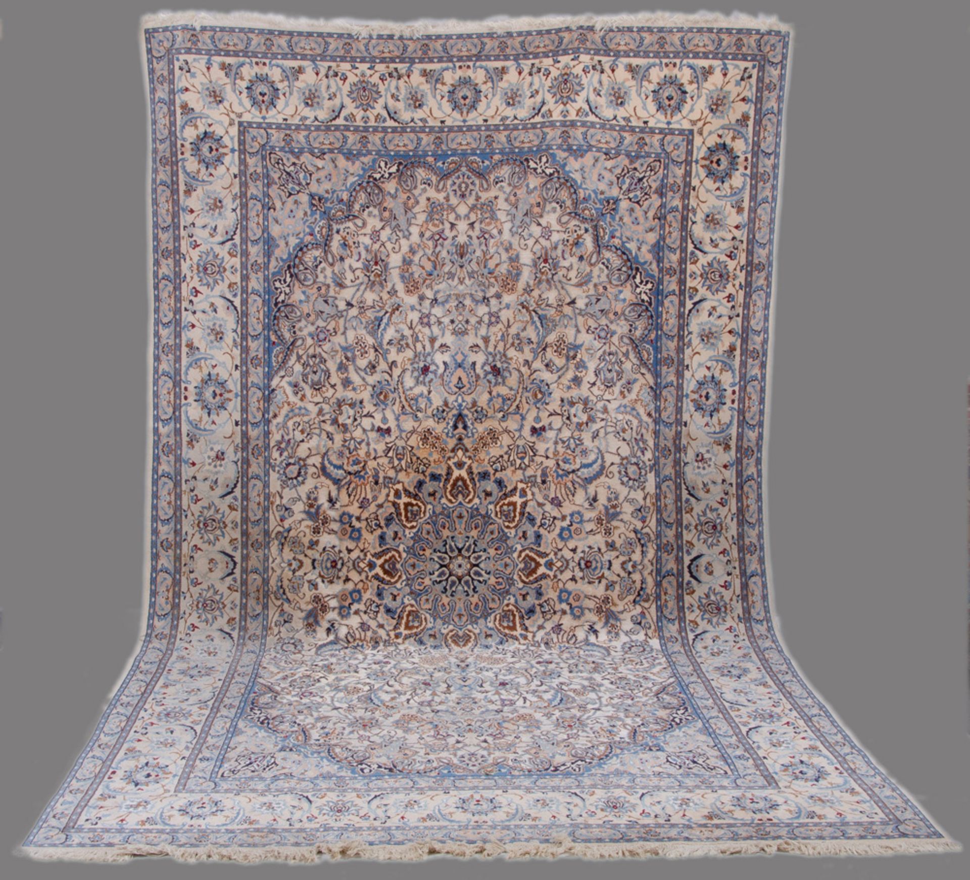 Isfahan-Teppich, 382 x 219 cm. **