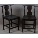 Paar Stühle. Deutsch 20. Jh. Massiv Eiche, teilw. geschnitzt; mit Vierkantfüßen und halbrunder,