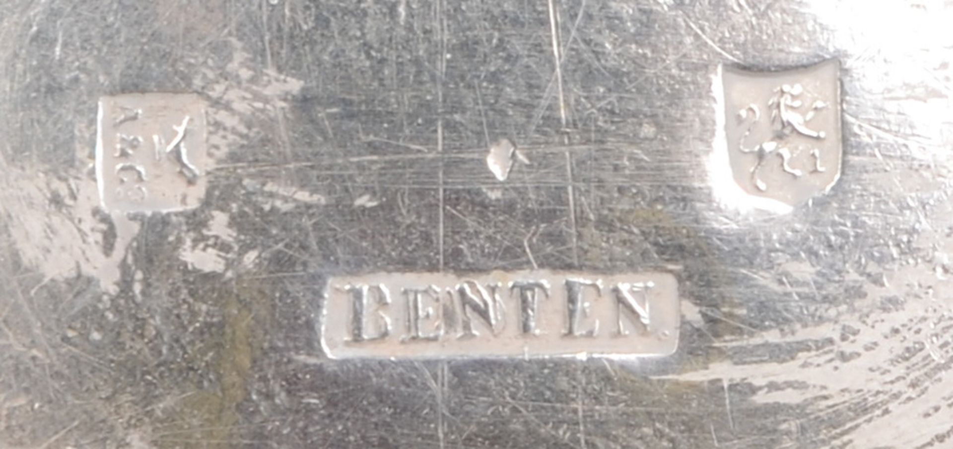 Zuckerdose. Holland, Meister Benten & Zonen 19. Jh. Silber, ca. 285 g, am Boden gepunzt, H=14,2 cm. - Image 2 of 2