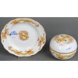 Deckeldose und Teller „Gelber Drachendekor“. Meissen 20. Jh. Porzellan, bunt bemalt und gold überdek