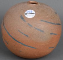 Balusterförmige Vase. Kandern, Horst Kerstan (1941-2005) dat. 1985. Keramik, aufwendig geformt und