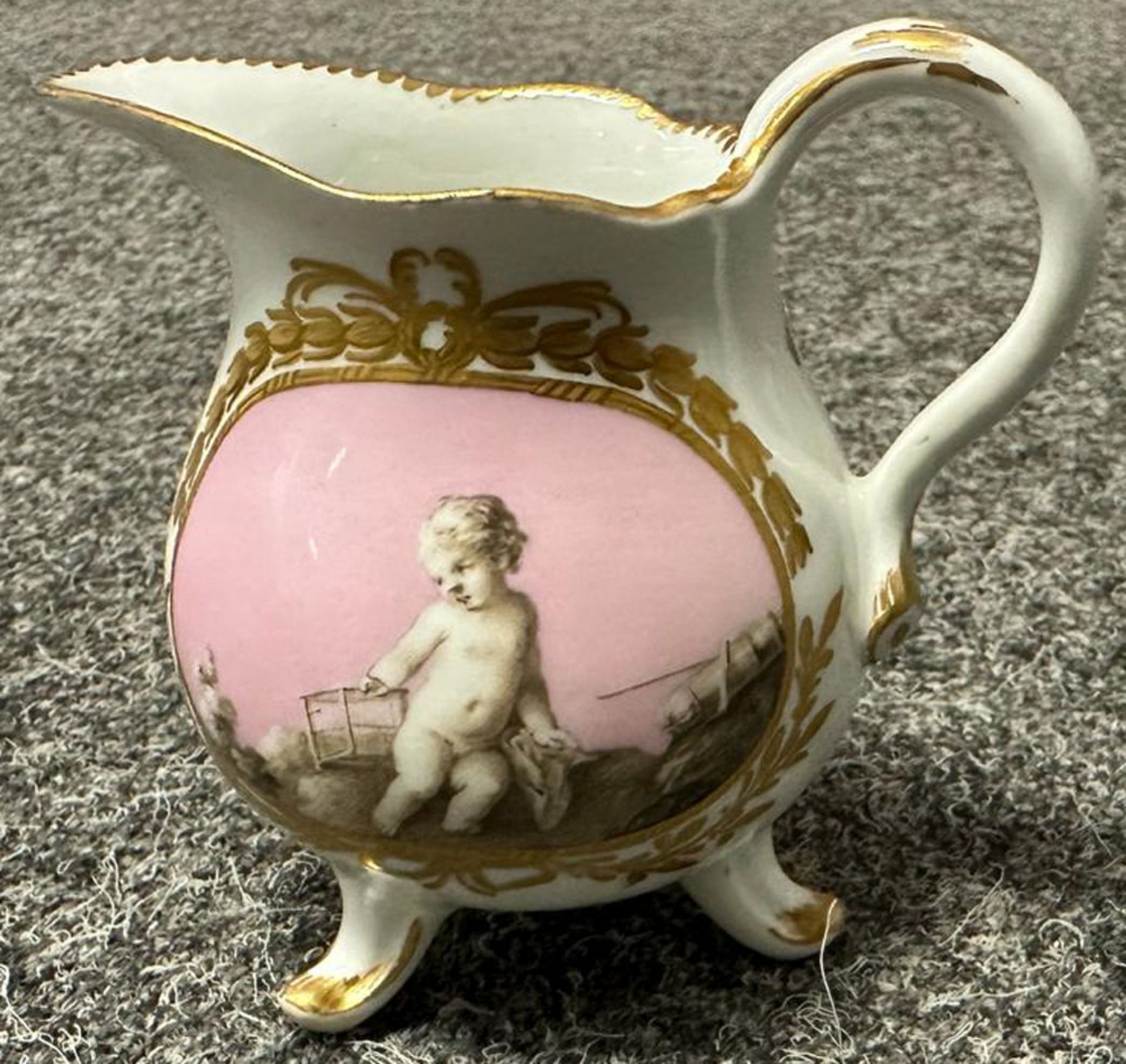 Achttlgs. Reiseservice im Koffer. Meissen 1763-73. Porzellan, auf rosafarbenem Fonds graucamaieu - Image 10 of 34