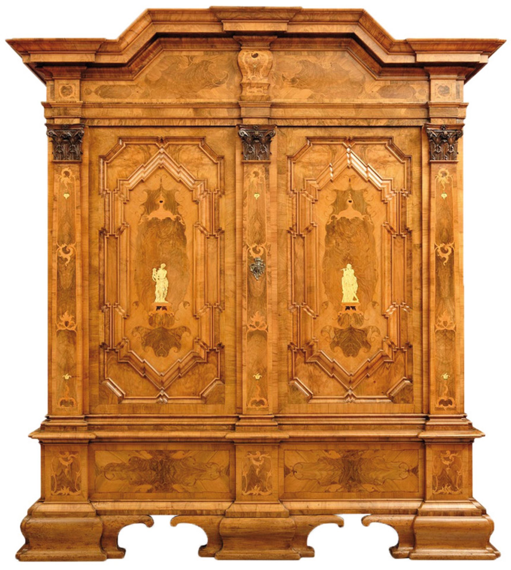 Herrschaftlicher Meister-Barockschrank. Braunschweig 1740. Weichholzkorpus, furniert mit Nussbaum,