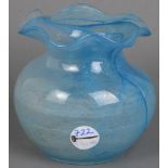 Balusterförmige Vase. Wohl deutsch dat. 1987. Farbloses Glas, aquamarinfarbig überfangen; am Boden