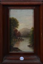 Maler des 19. Jhs. Uferlandschaft mit Gebirge im Hintergrund. Öl/Malkarton, li./u. unleserlich sign.