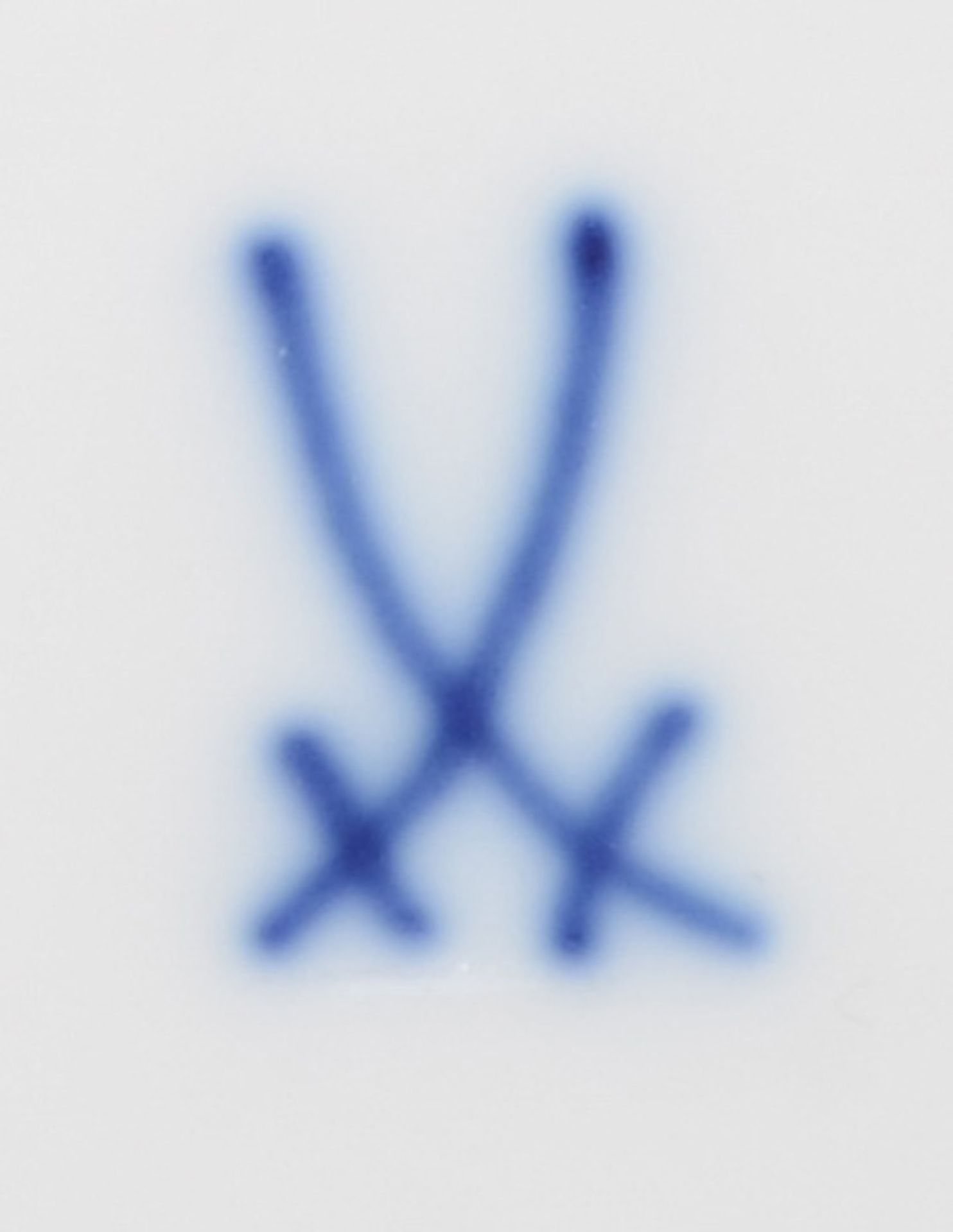 Vier unterschiedliche Formteile „Zwiebelmuster“. Meissen 19./20. Jh. Porzellan, unterglasurblau - Image 2 of 2