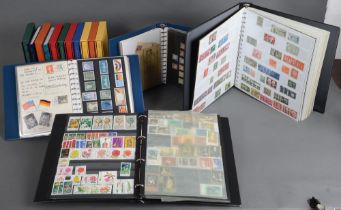 Konvolut Briefmarken in Alben, meist BRD und DDR, aber auch Europa und Übersee, postfrisch und