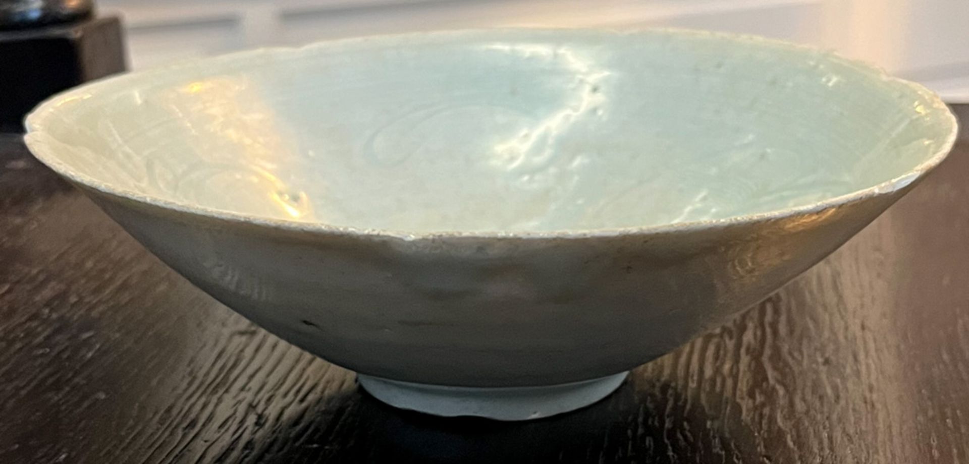 Runde Schale. China. Keramik, reliefiert und glasiert, H=5,5 cm, D=17,3 cm. (best.) - Bild 3 aus 7