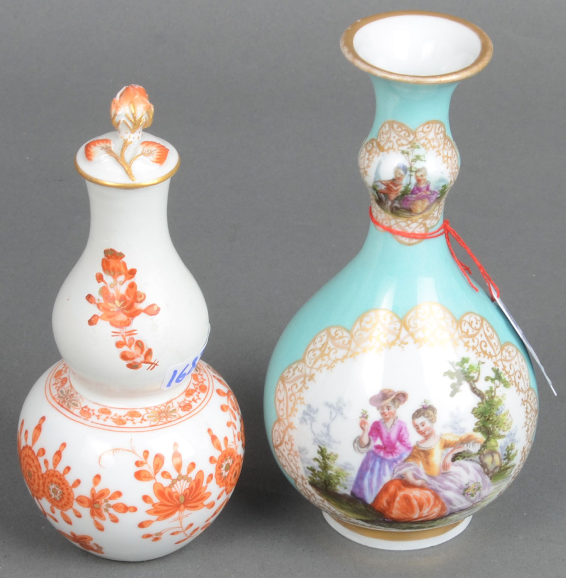 Vase. Meissen 19. Jh. Porzellan, mit Seladonfond und bunt gemalter Watteauszene in Parklandschaft; a