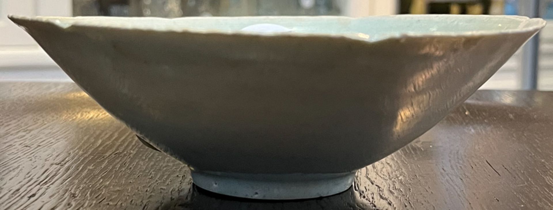 Runde Schale. China. Keramik, reliefiert und glasiert, H=5,5 cm, D=17,3 cm. (best.) - Bild 2 aus 7