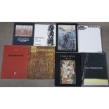 Acht Kunstbände bzw. -broschüren, u.a. VOXX - Projekt (Hrsg.), „Klaus Süss 1987-92“,