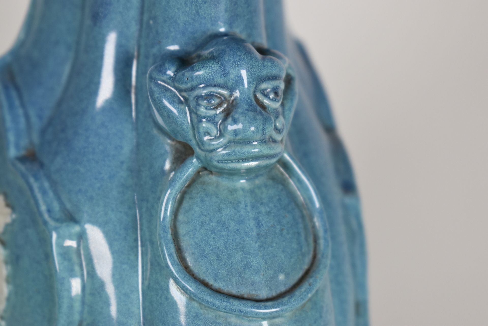 A Chinese green carved vase, 19TH/20TH Century Pr.  - Bild 6 aus 12