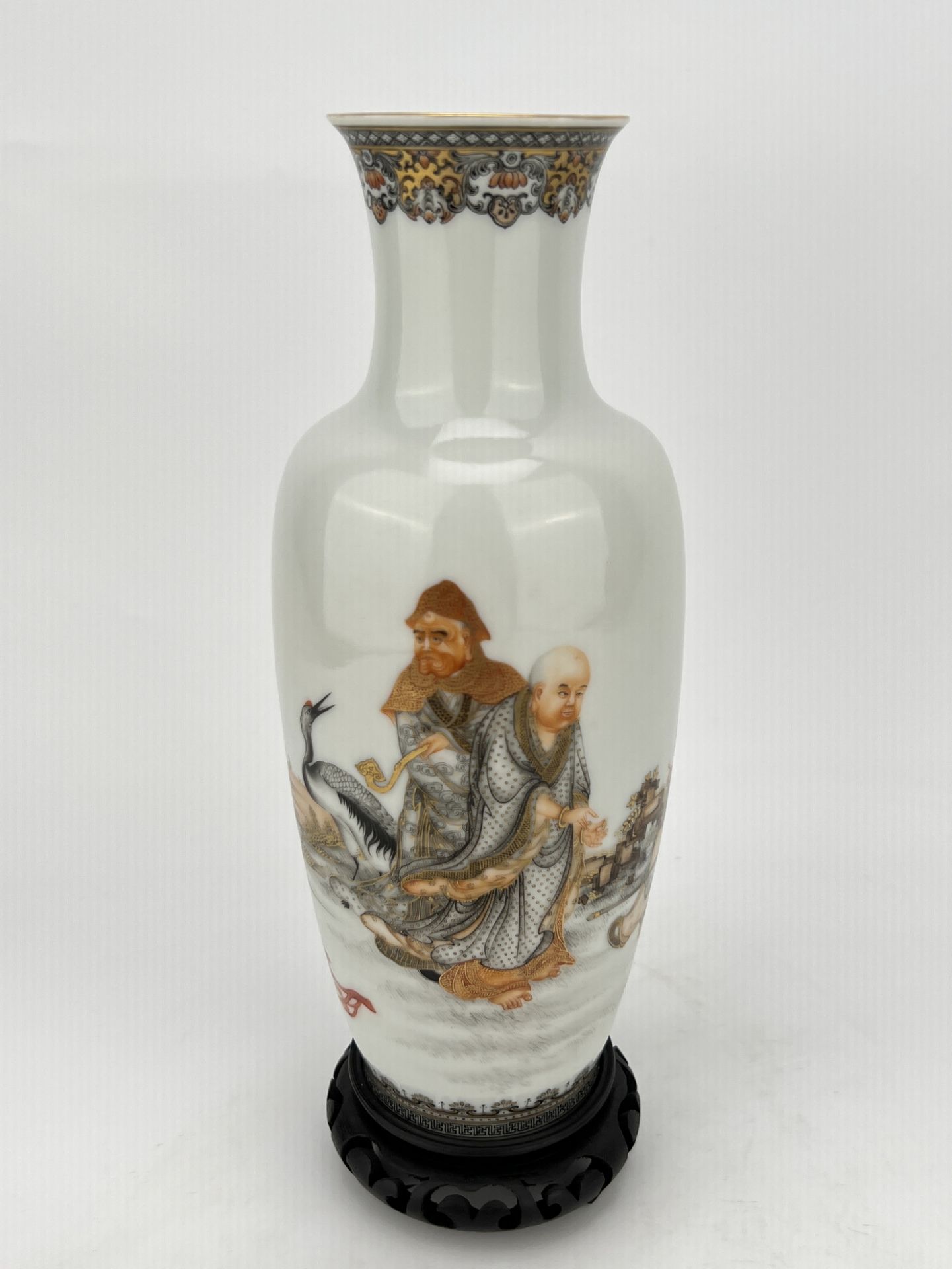 A Chinese Famille Rose gilt vase, 19TH/20TH Century Pr. - Bild 6 aus 10