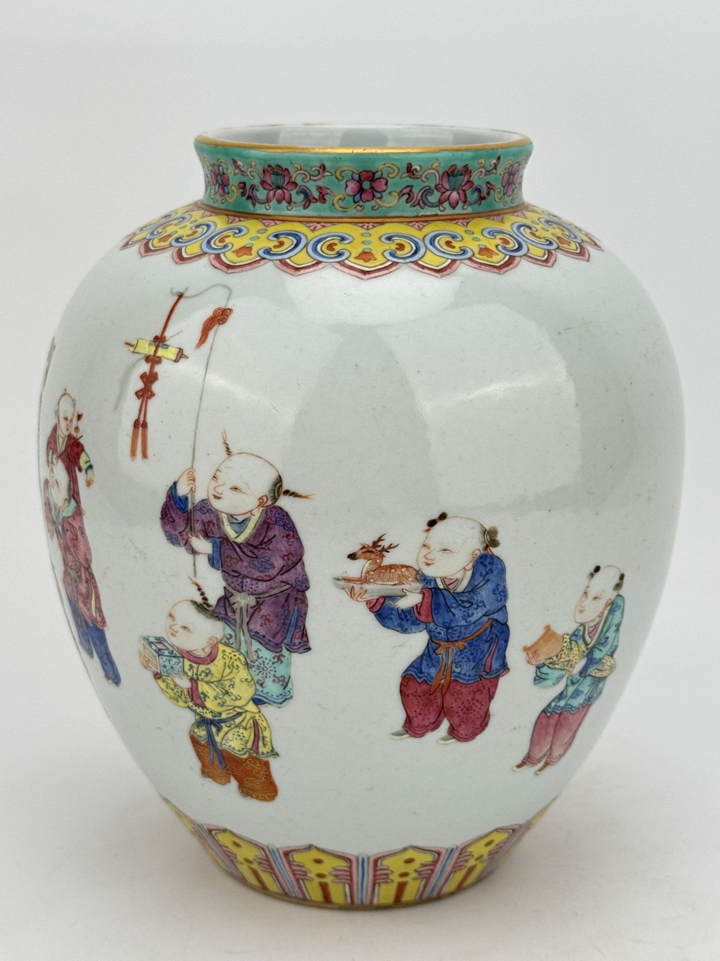 A Chinese Famille Rose jar, 17TH/18TH Century Pr.  - Image 2 of 11