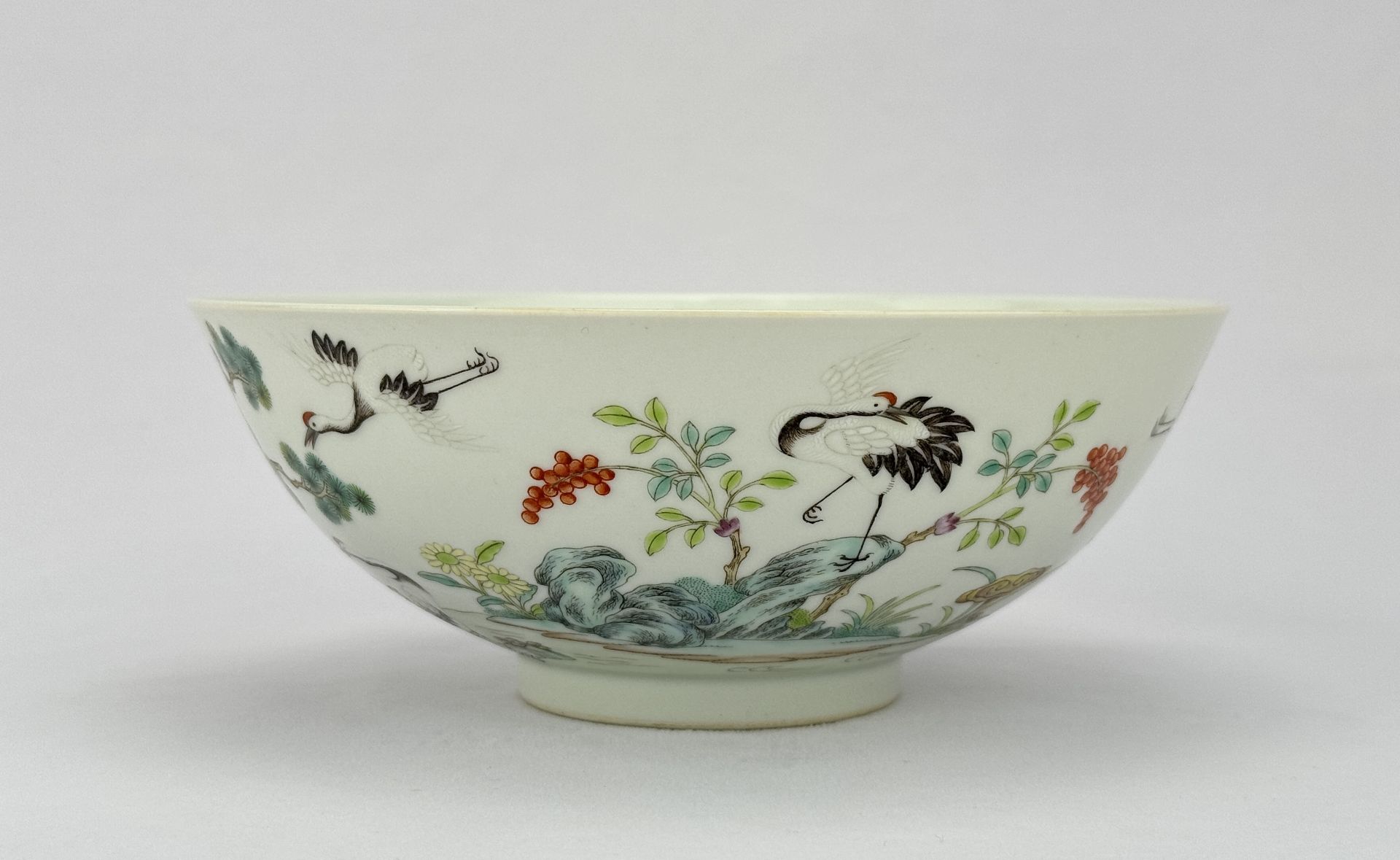 A Chinese Famille Rose bowl, 19TH/20TH Century Pr.  - Bild 2 aus 6