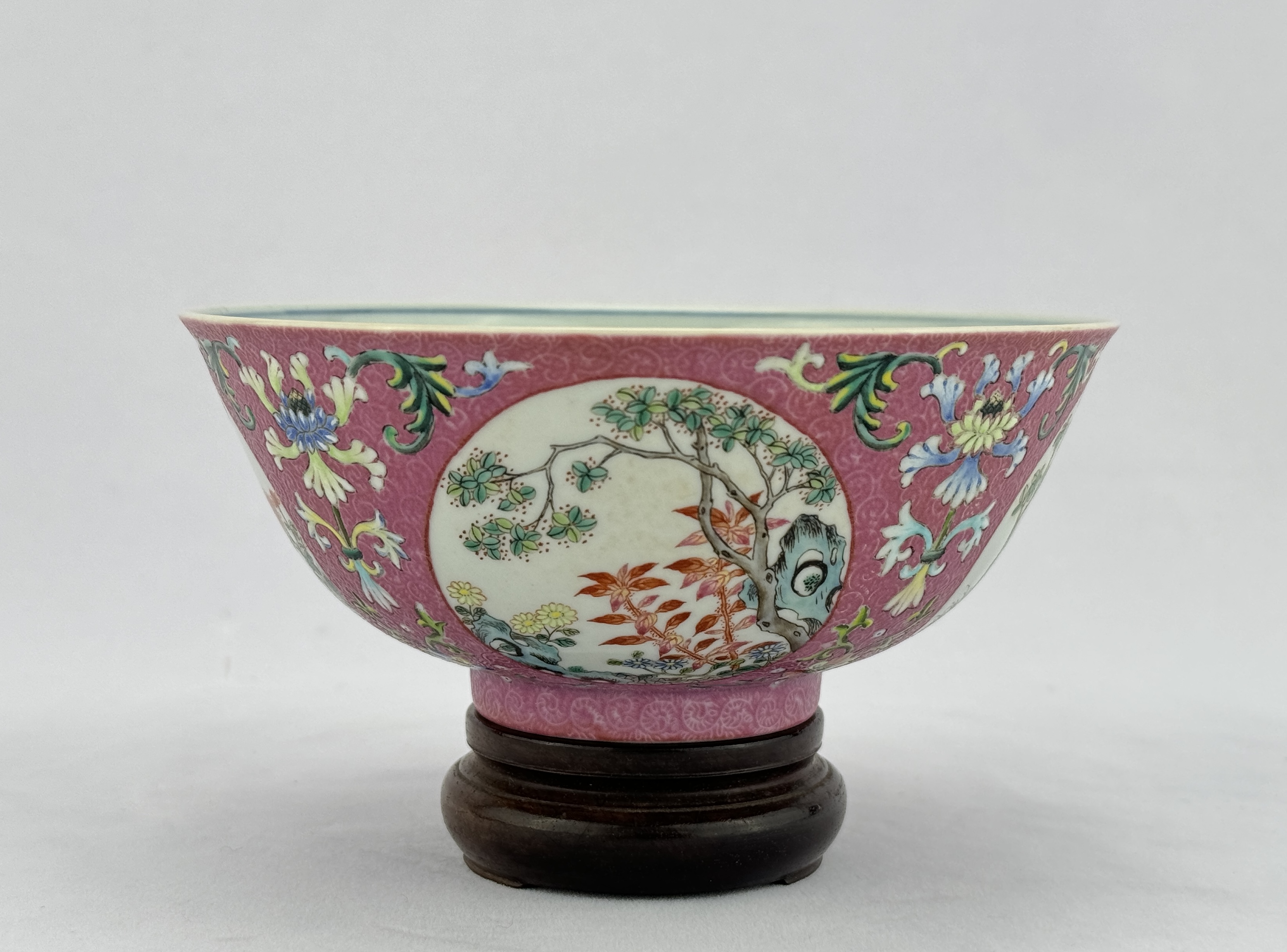 A Chinese Famille Rose bowl, 19TH/20TH Century Pr.  - Image 4 of 10