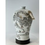 A Chinese Famille Rose vase, 17TH/18TH Century Pr.  