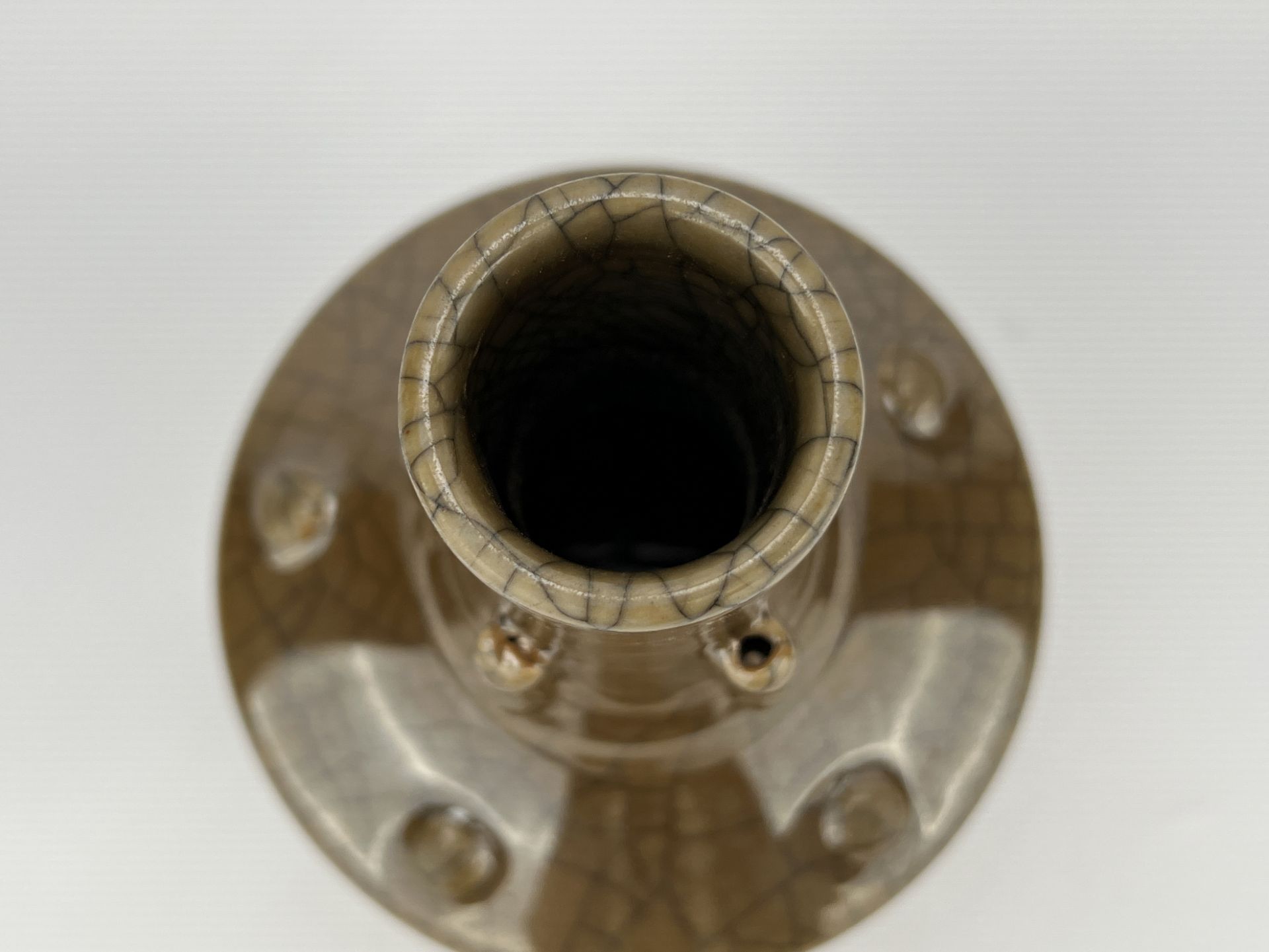 A Chinese Ge-type vase, 17TH/18TH Century Pr.  - Bild 3 aus 11