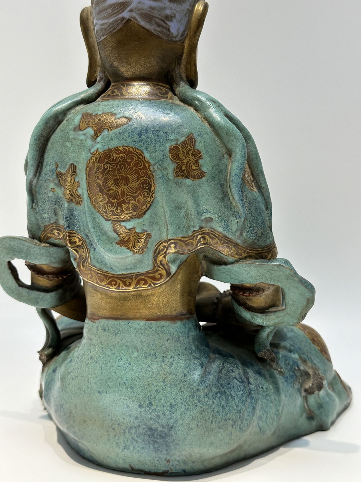 A Chinese porcelain figure, 17TH/18TH Century Pr.  - Image 7 of 16