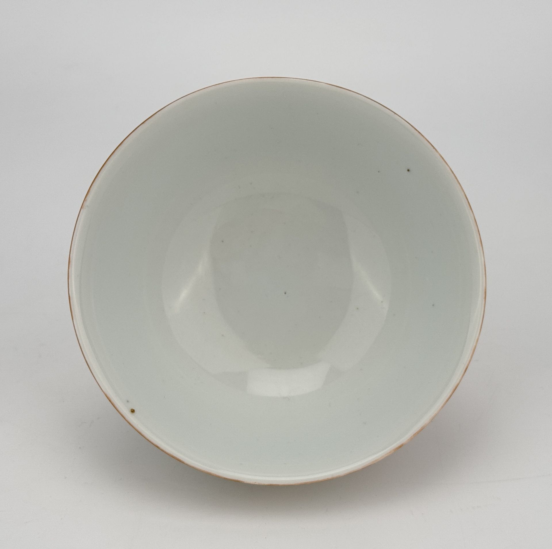A pair of Chinese Famille Rose bowls, 18TH/19TH Century Pr.  - Bild 9 aus 9