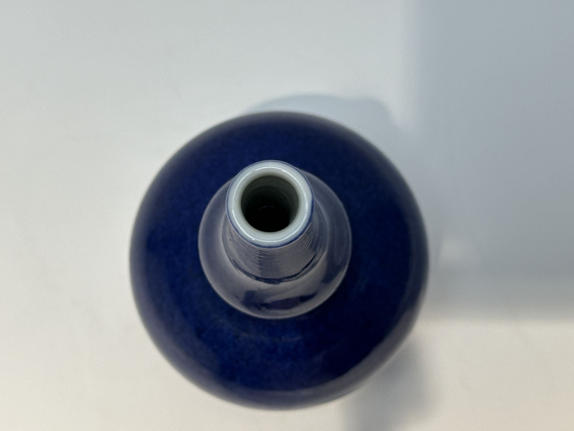 A Chinese blue pointed vase, 16TH/17TH Century Pr.  - Image 2 of 6