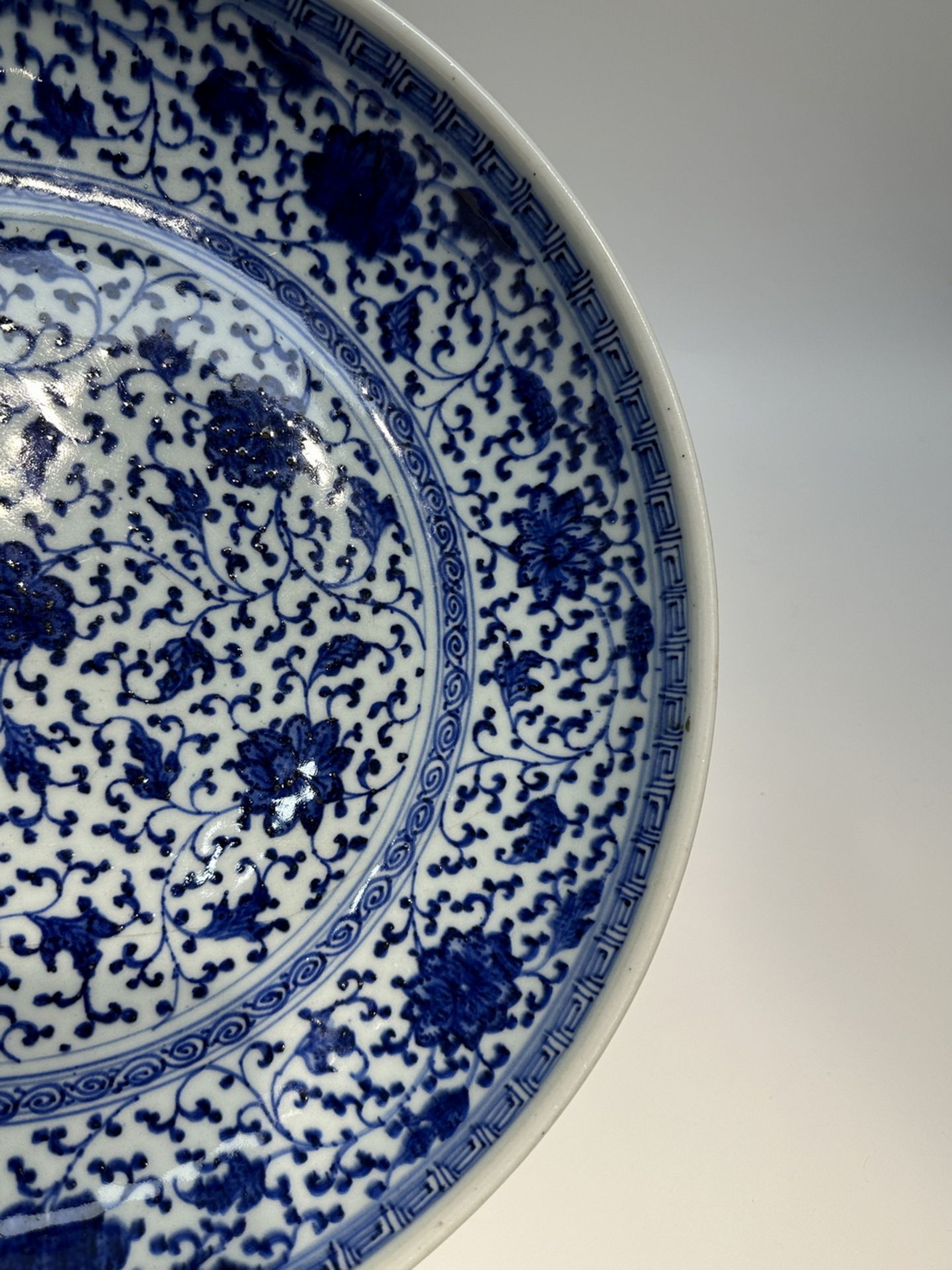 A Chinese Blue&White dish, 17TH/18TH Century Pr.  - Bild 5 aus 14